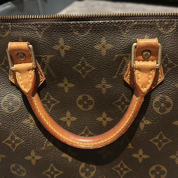 Louis Vuitton Speedy 35 in like new condition. GORGEOUS bag!!! - Picture 11 of 13